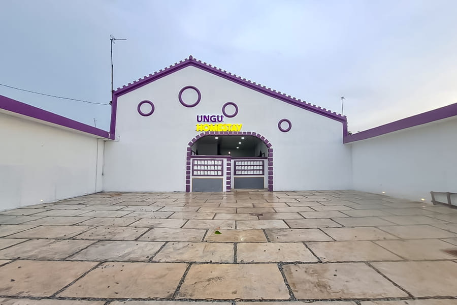 RedDoorz @ Jalan Ahmad Yani Karawang