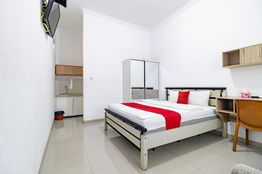RedDoorz Room