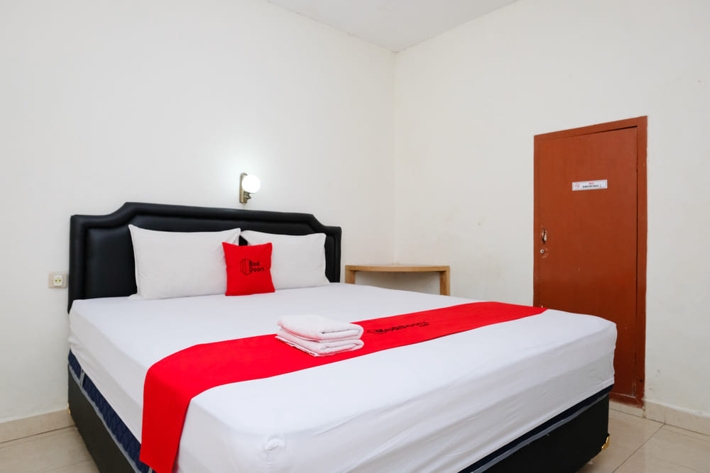 RedDoorz Room