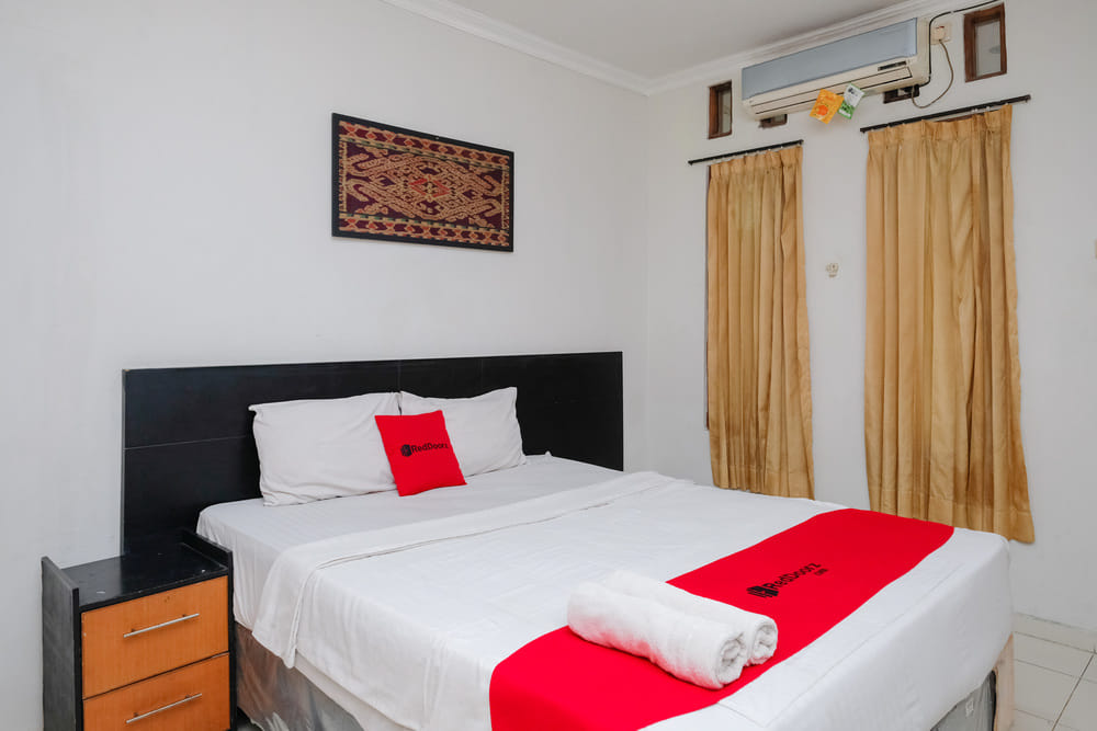 RedDoorz Room