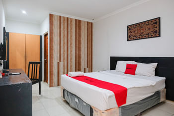 RedDoorz Plus @ Taman Siswa 2