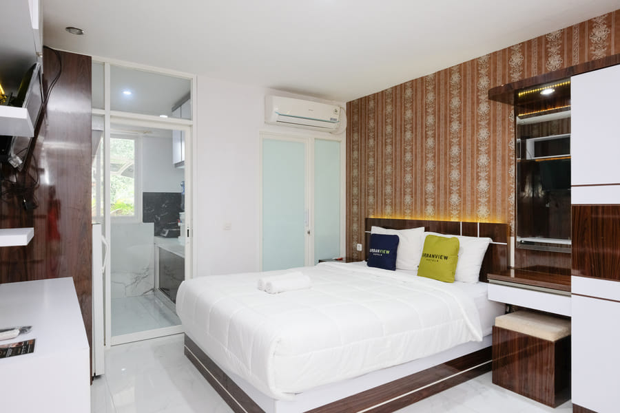 Urbanview Hotel DHelomi Homestay near UPN Veteran