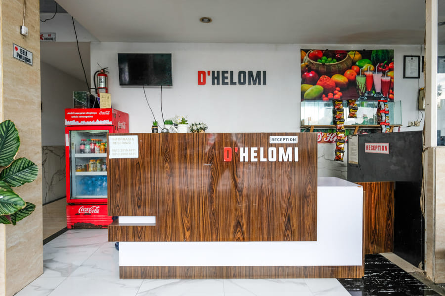 Urbanview Hotel DHelomi Homestay near UPN Veteran