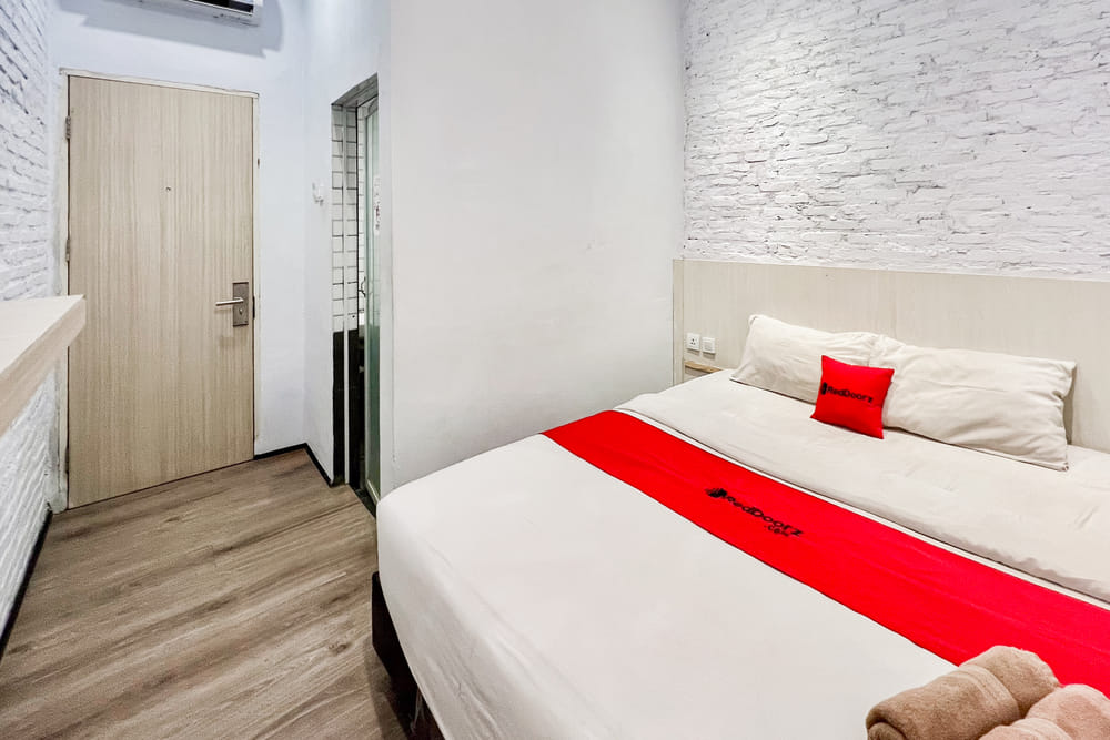 RedDoorz Room