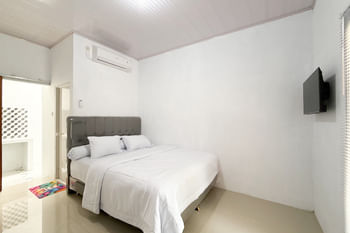 Nafia Homestay Syariah RedPartner near Sleman City Hall