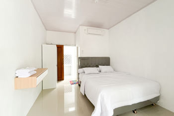 Nafia Homestay Syariah RedPartner near Sleman City Hall