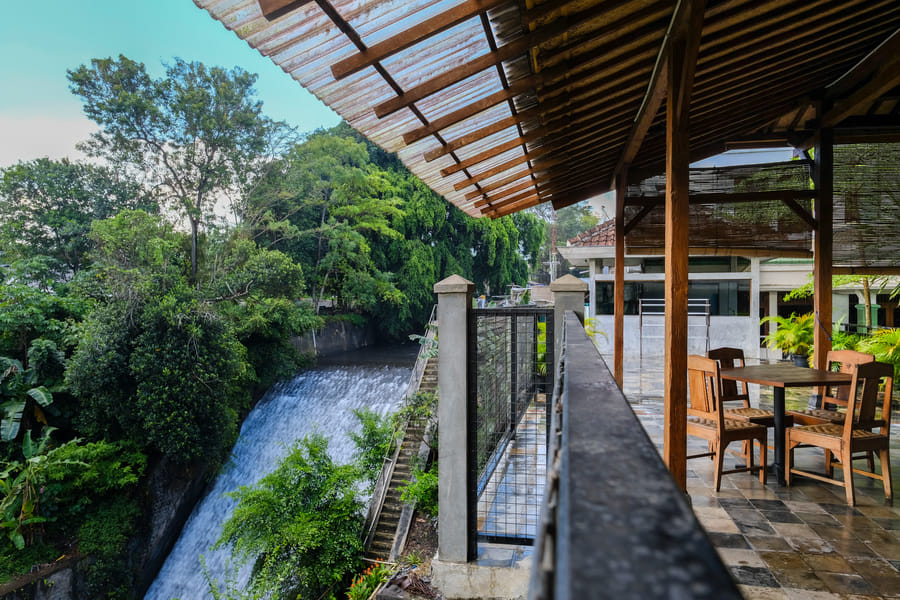 Urbanview Code Riverstay Yogyakarta