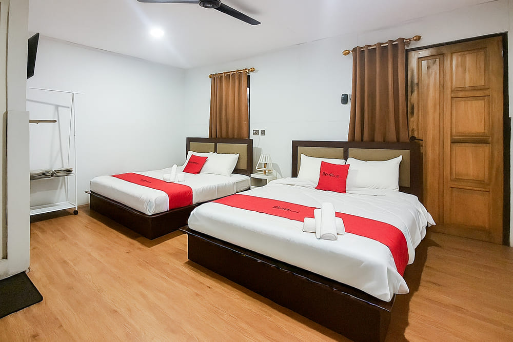 RedDoorz Family Room