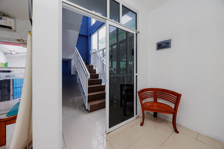 RedDoorz Syariah near Metropolitan Mall Bekasi