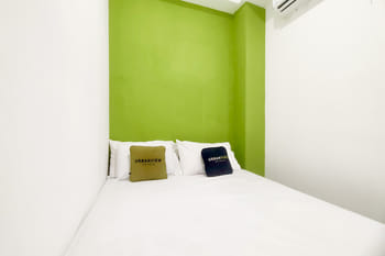 Urbanview ANT Living near Jalan Slamet Riyadi Solo