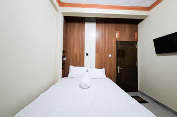 Amore Guesthouse Syariah Mitra RedDoorz