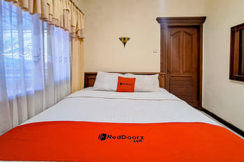 RedDoorz @ Hotel Andalus Puncak