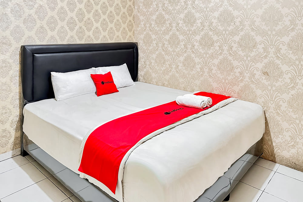 RedDoorz Room