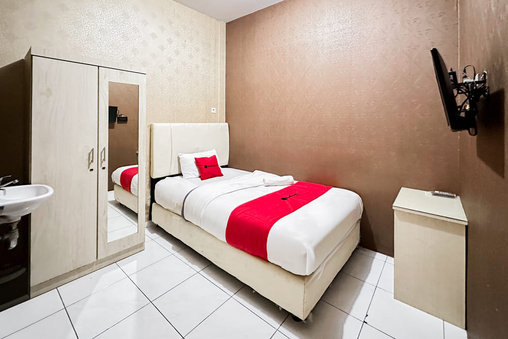 RedDoorz Single Room