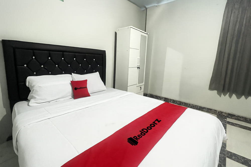 RedDoorz Room