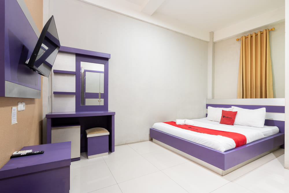 RedDoorz Deluxe Room