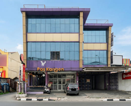 RedDoorz Plus Near Stasiun Bekasi