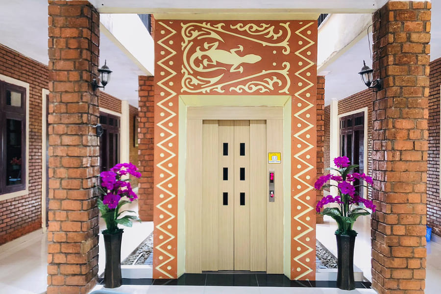 RedDoorz Plus near Cambridge City Square 2