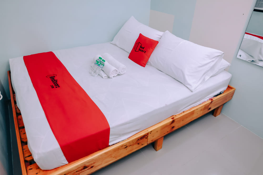 RedDoorz Room