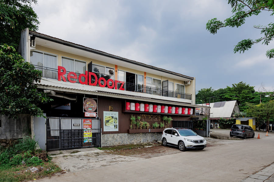 RedDoorz near Exit Toll Bogor 