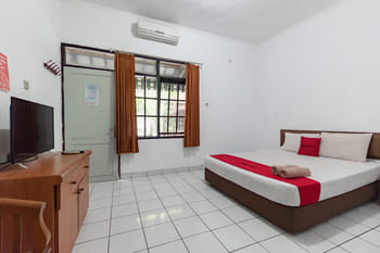 RedDoorz @ Hotel Pondok Kurnia near Buah Batu Bandung
