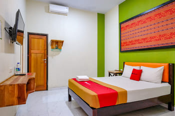 RedDoorz @ Flory Hotel Jalan Parangtritis