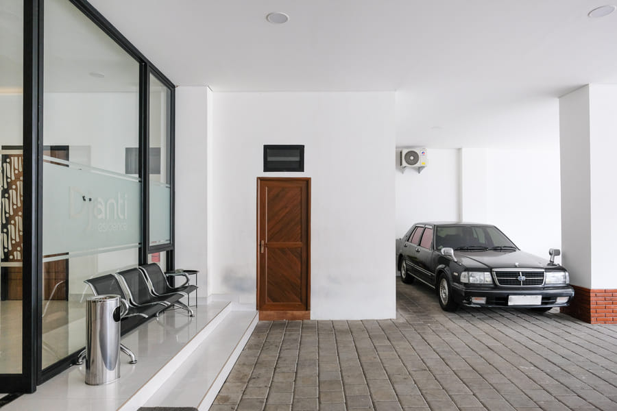 Vibes Djanti Residence Yogyakarta by Sans Hotel