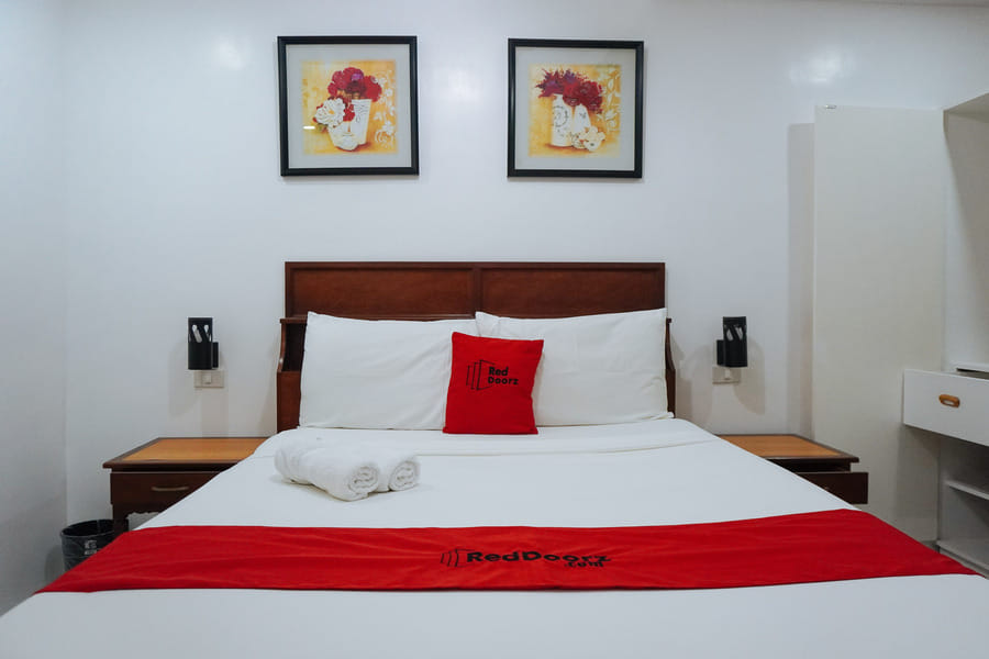 RedDoorz @ La Casa Guesthouse former RedDoorz at Tamarind Street Angeles City