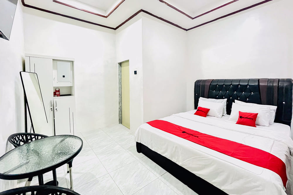 RedDoorz Room