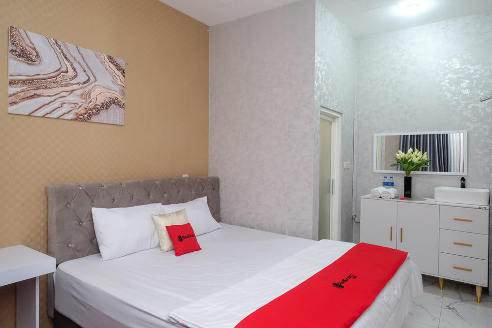 RedDoorz Family Room
