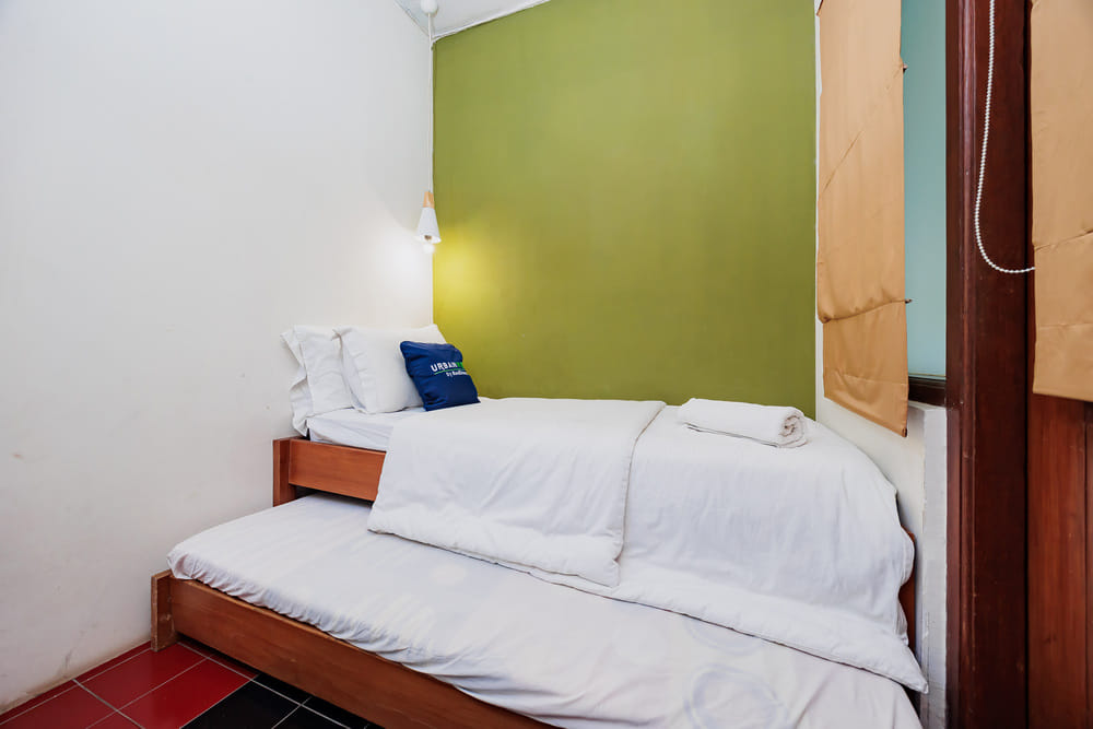 Single room with Sharing Bathroom
