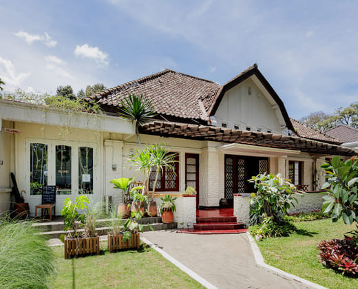 Urbanview Rumah Ebo Dago Bandung