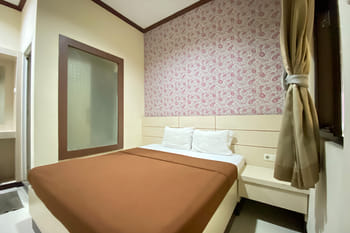 Lily Guest House Syariah RedPartner