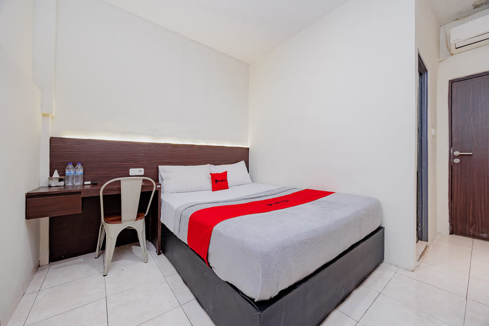 RedDoorz Room