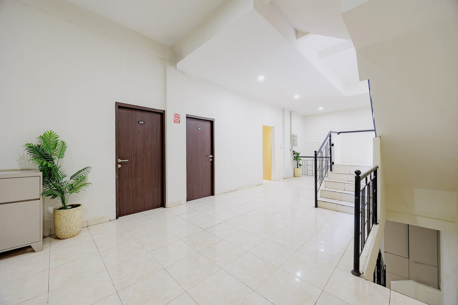 RedDoorz Plus @ D San Residence Buah Batu