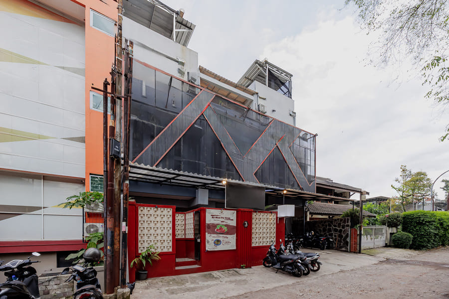 RedDoorz Plus @ D San Residence Buah Batu