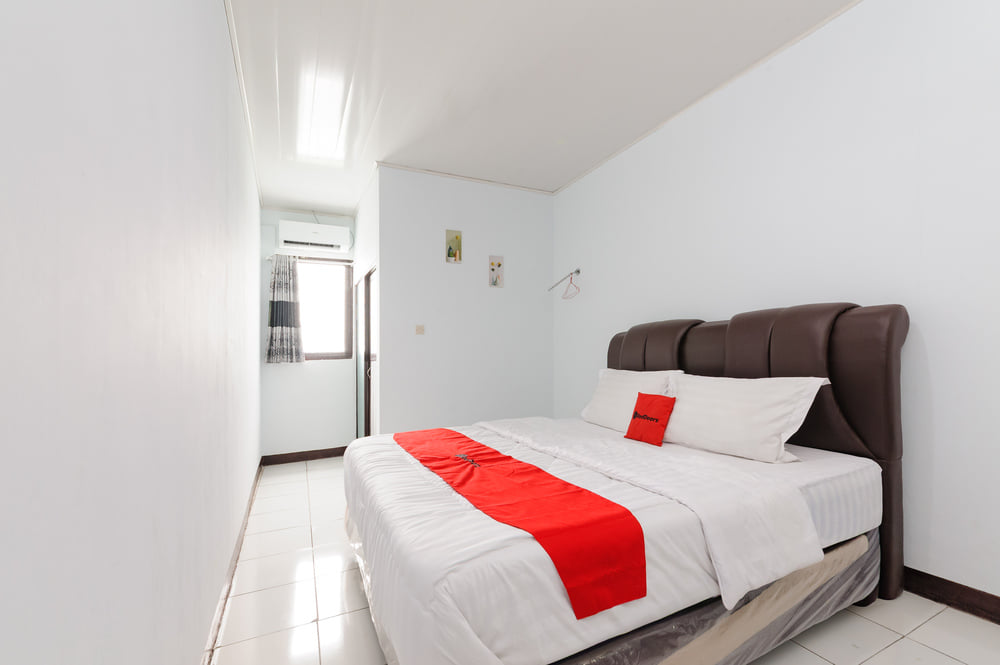 RedDoorz Deluxe Room