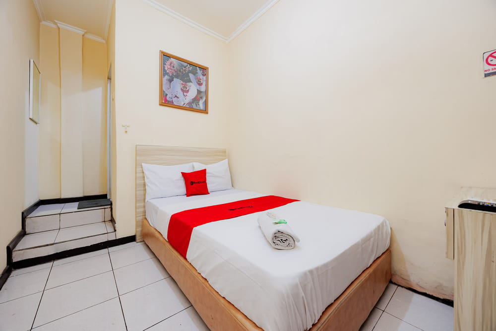 RedDoorz Single Room