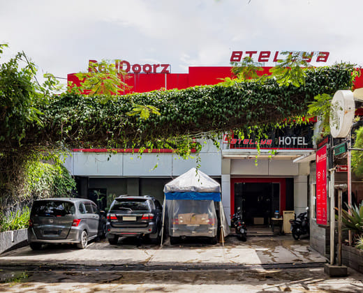 RedDoorz near Istana Plaza 2
