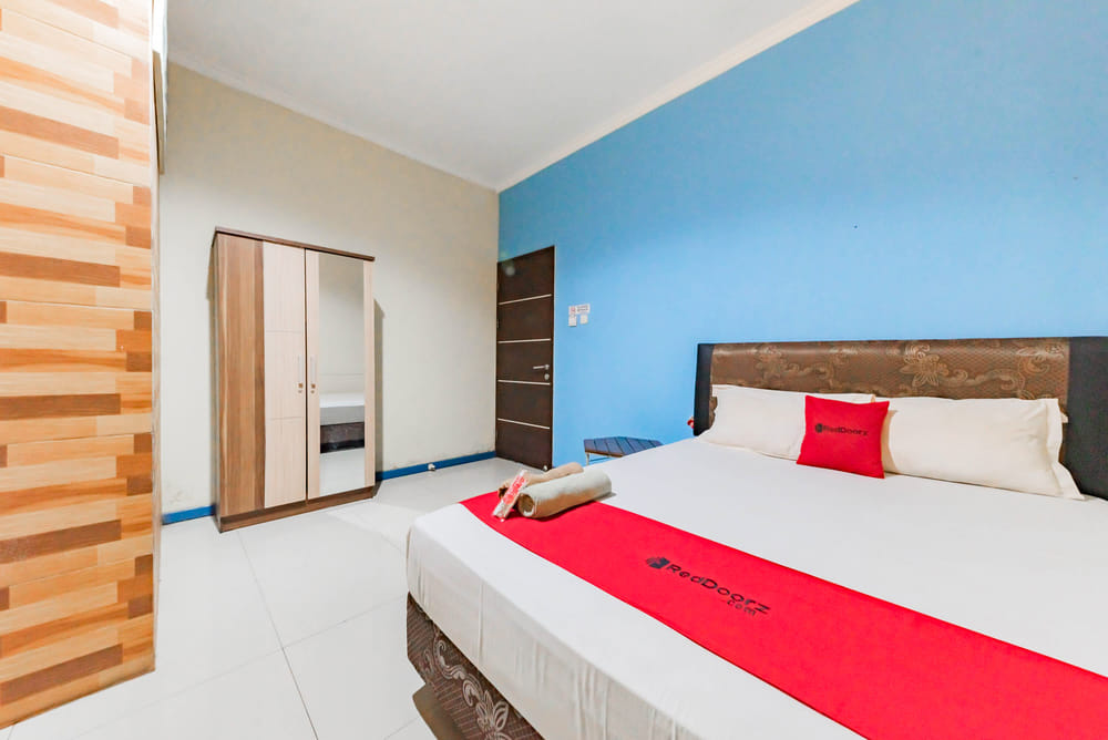 RedDoorz Room
