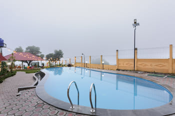 Urbanview Hotel Nerine Glamping Village Cipanas