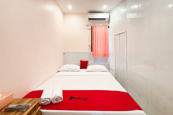 RedDoorz Plus near Brawijaya Museum