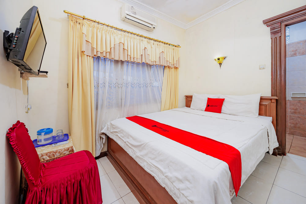 RedDoorz Room