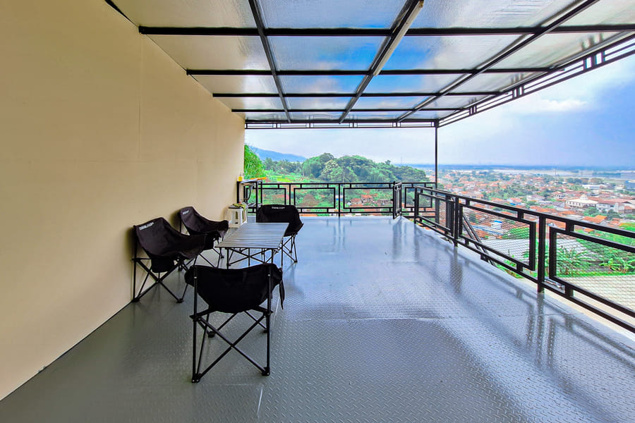 RedDoorz @ Rosa Glamping And Pool Ciparay