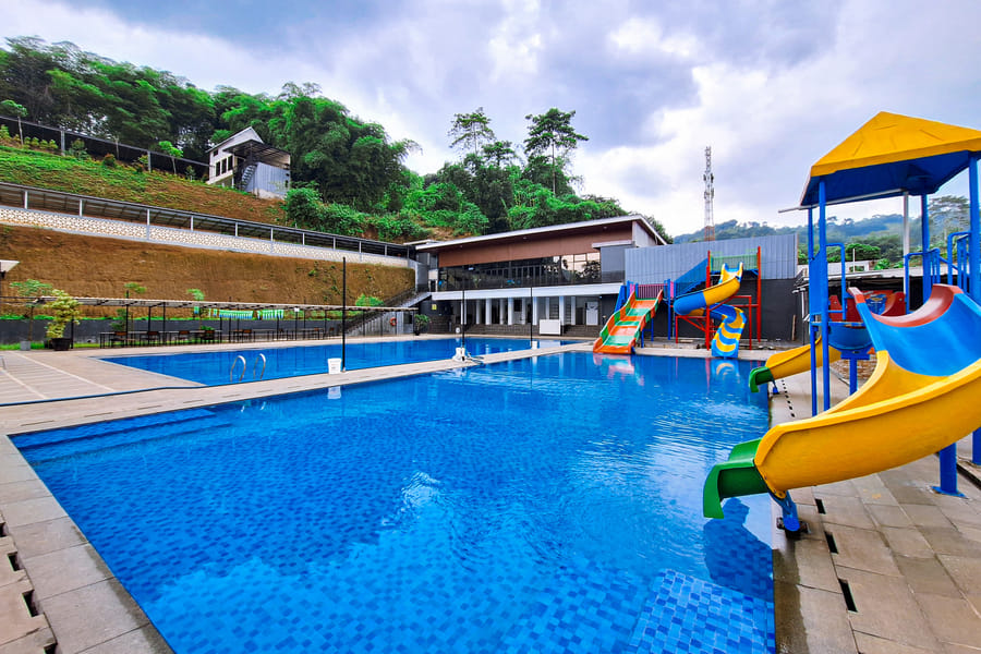 RedDoorz @ Rosa Glamping And Pool Ciparay