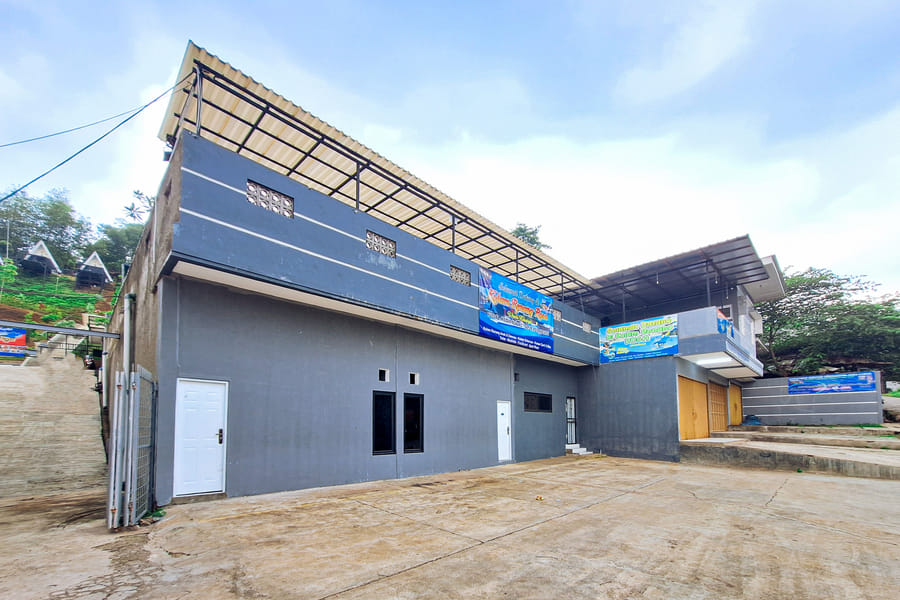 RedDoorz @ Rosa Glamping And Pool Ciparay