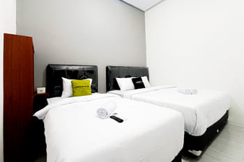 Urbanview Elnino & Elfabio @ Klaten City