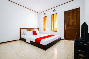 RedDoorz @ Pondok Alief near Pantai Ujung Genteng 3