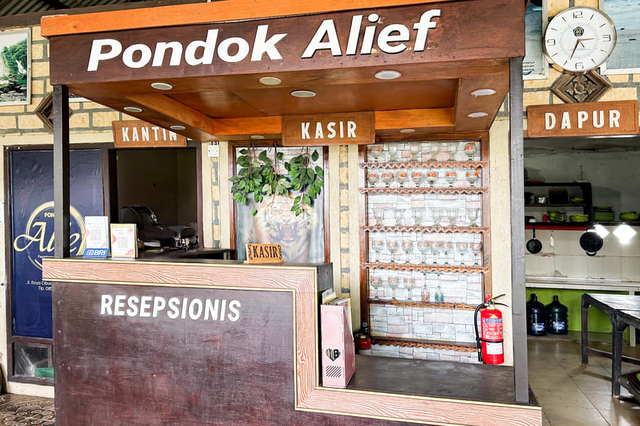 RedDoorz @ Pondok Alief near Pantai Ujung Genteng 3