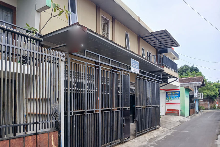 Shabrina Homestay Syariah Terminal Tirtonadi Solo RedPartner